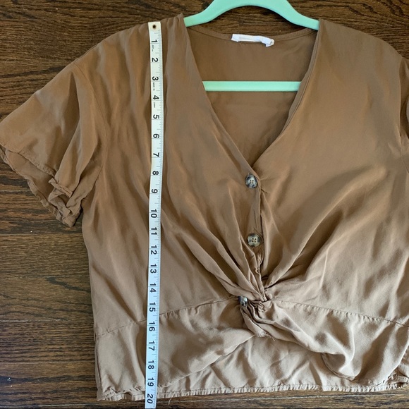 ❤️ Brown Crop Top Button Up - Picture 4 of 10